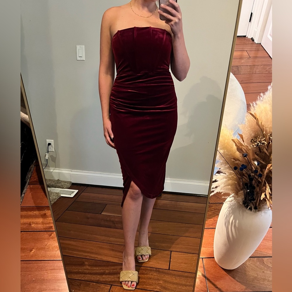 Lulu's Strapless Velvet Dress in Deep Red